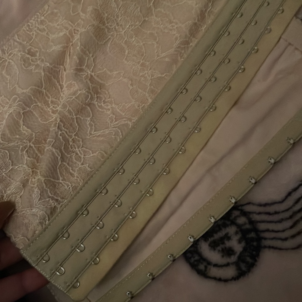Beige waist shaper - Picture 5 of 5